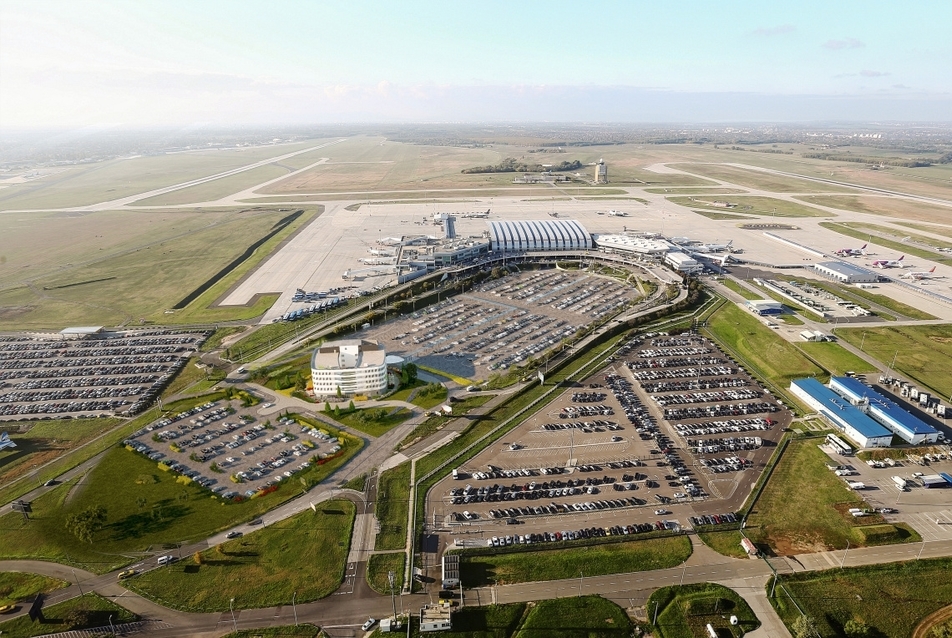 Airport Hotel - építész: Szerdahelyi László