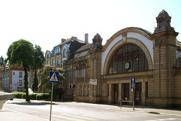 Katowice, az 1859-ben épült pályaudvarépület. Forrás: Wikipedia