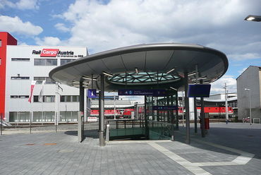 Graz Hauptbahnhof - megújult előtér. Forrás: Wikipedia