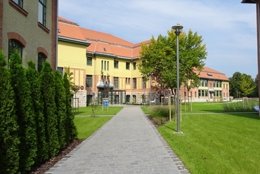 IBS főiskola, Graphisoft Park, Budapest, 2010–2013 - tervező: Kajdócsi Jenő, Kajdócsi Eszter (Kajdócsi Építész Stúdió Kft.) - fotó: Kajdócsi Jenő