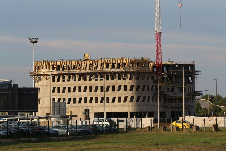 Airport Hotel - építész: Szerdahelyi László