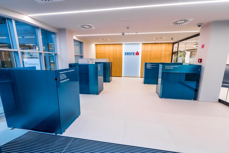 A jövő bankfiókját nyitja meg az Erste Bank