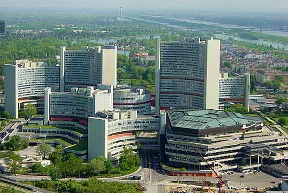 UNO City, Bécs - építész: Johann Staber - forrás: Wikipedia