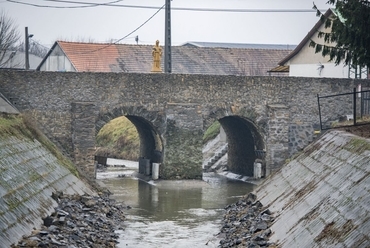 A felújított Nepomuki Szent János híd Bonyhádon - fotó: Sóki Tamás