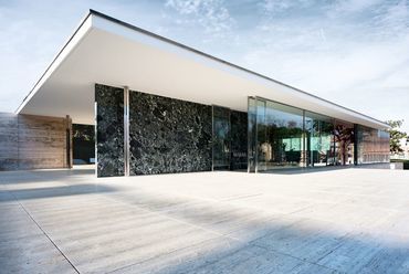 Barcelona pavilon - építész: Ludwig Mies van der Rohe