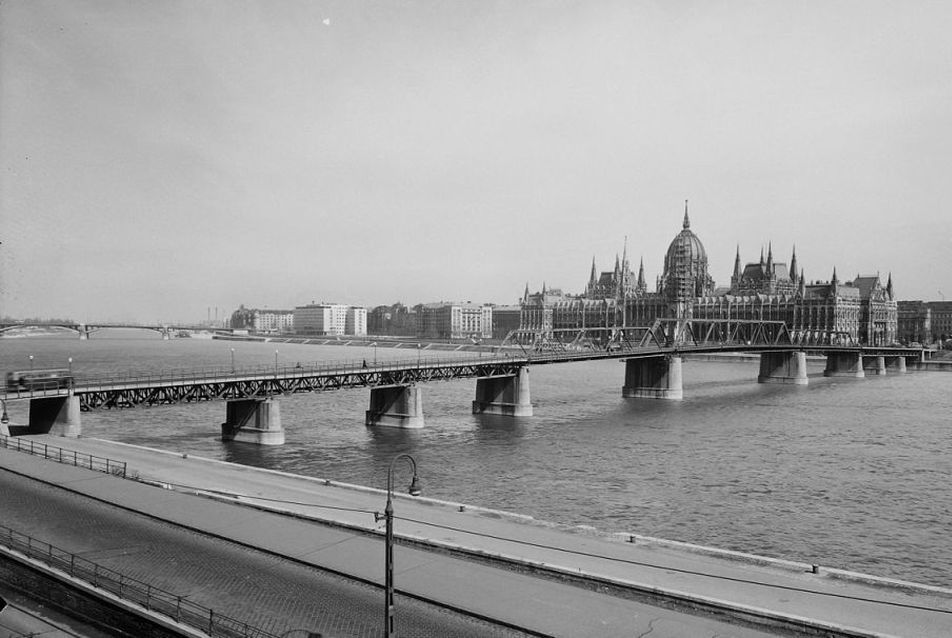 Volt egyszer egy híd Budapesten...