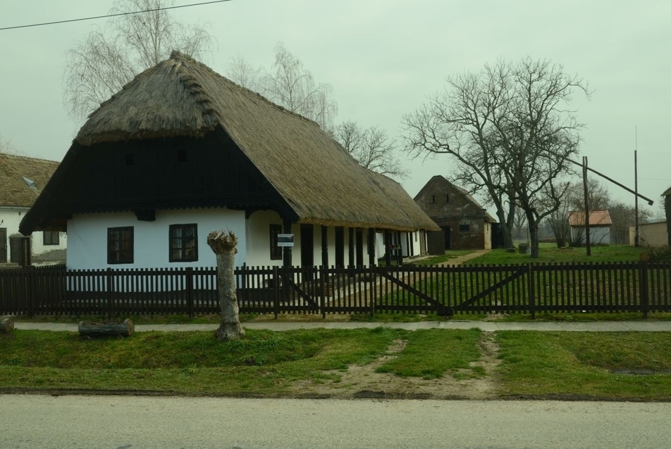 Nagydobsza Fő utca 68. számú talpasházának felújítása