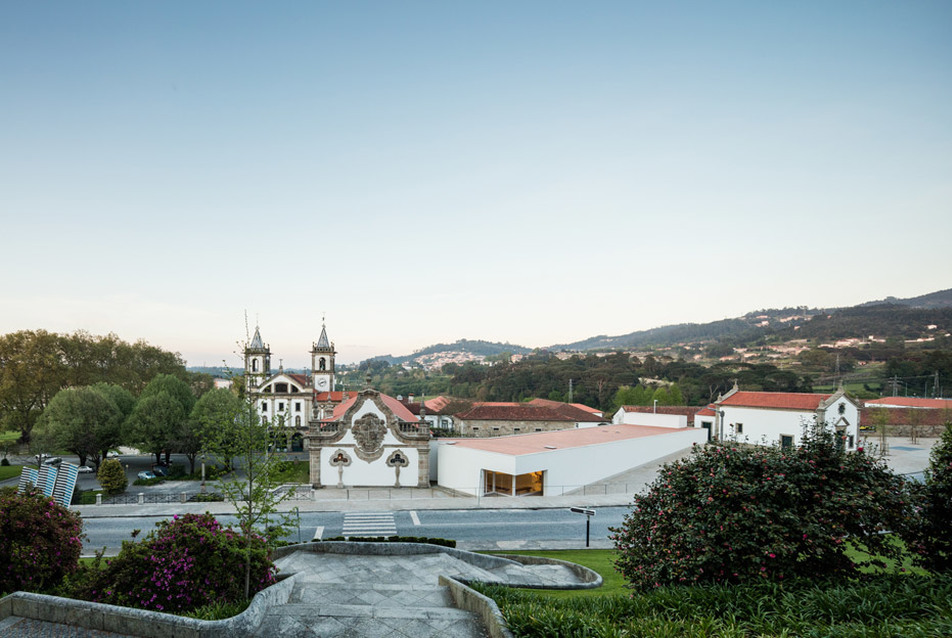 Álvaro Siza - Eduardo Souto de Moura: Abade Pedrosa Múzeum, Santo Tirso, Portugália (Forrás: dezeen.com)