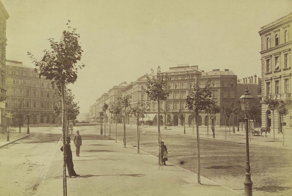 Az Oktogon 1880 körül (Klösz György felvétele) - forrás: Fortepan / Budapest Főváros Levéltára