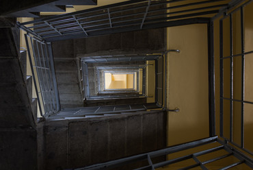 Kék Golyó utca 10. - lépcsőház - fotó: Kis Ádám / Lechner Tudásközpont