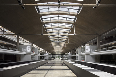Station F - építész: Michel Wilmotte - fotó: Patrick Tourneboeuf