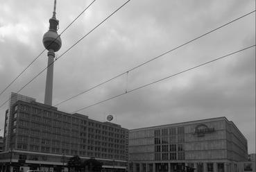 Tietz, Centrum, Galeria Kaufhof - Áruházak az Alexanderplatz-on és környékén