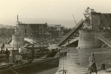 A Margit híd 1944. november 4-én felrobbant
