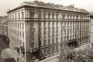 A Sophianum épülete az 1930-as években, forrás: btk.ppke.hu