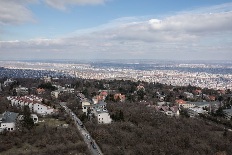 Széchenyi-hegyi adótorony - fotó: Aluprof