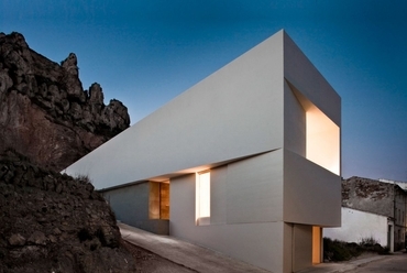 Utcai homlokzat - családi ház, Ayora, Valencia - építész: Fran Silvestre