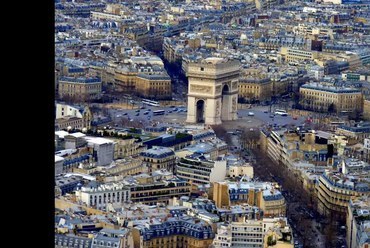 Azt, hogy Párizs olyan szépen, sugarasan szerveződik a boulevard-ok mentén, Haussmann bárónak köszönhetjük. 
