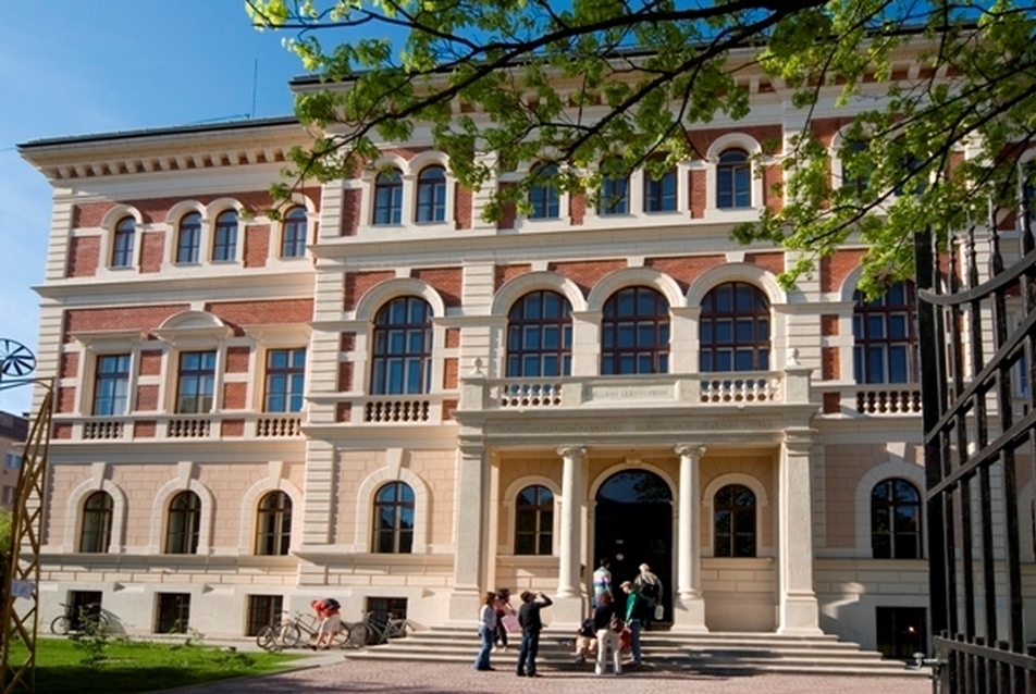  Az AMI jelenleg a Soproni Egyetem Simonyi Károly Karán belül működő kilenc intézet egyike úgy, hogy a kar összes hallgatói létszámának 40%-át adja önmagában.,fotó: portal.sopron.hu