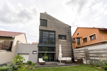 "Reborn home" - a Kistelegdi 2008 Építészeti Iroda korábbi győztes lakóháza.