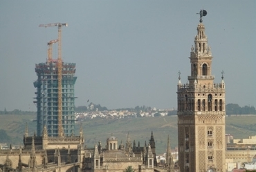 CaixaForum Tower, Sevilla Fotó: Journals Openedition