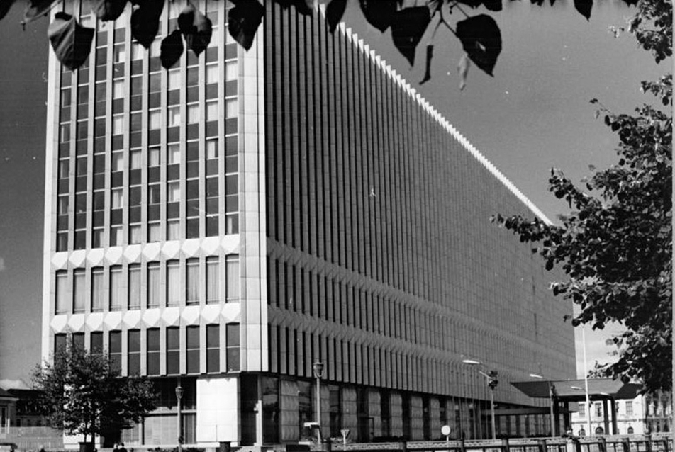 A Külügyminisztérium oldalhomlokzata. Fotó: Bundesarchiv, azonosítószám 183-L0927-0305
