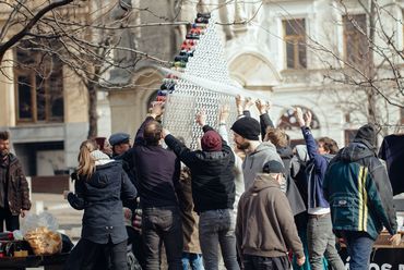 tervezők: Engel Ágnes, Gábris Katinka, Guzsvány Réka, Ördög Valentina, Szücs Evelin, Tisóczki Patrícia - fotó: Dr. Kovács Éva, Gerstenbrein Dominika, Lukács Barnabás, Novák Viktor, Paári Péter