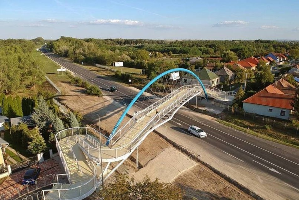 Egy különleges szerkezetű híddal lett gazdagabb Győr