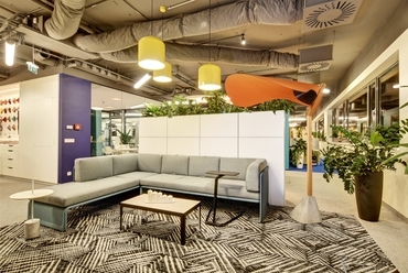 Falak és korlátok nélkül a Blue új irodájában (Fotó: Blue Business Interior Kft.)
