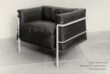 Az 1929-es őszi szalonon bemutatott fotel (Charlotte Perriand, Pierre Jeanneret, Le Corbusier). Fotó: Fondation Louis Vuitton