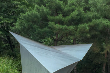 Jim Kostecky: Szöul Városfal, látogatói pavilon. Dél-Korea. APA 2019 – Mobil/Hajlék kategória. 