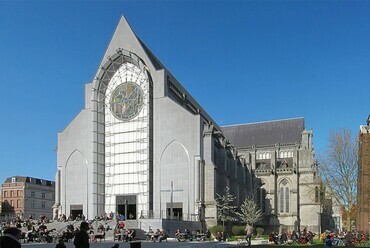 Lille, a Notre-Dame-de-la-Treille-székesegyház főhomlokzata. Fotó: Wikimedia Commons