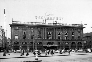 A Corvin Áruház régen (Fortepan, Budapest Főváros Levéltára)