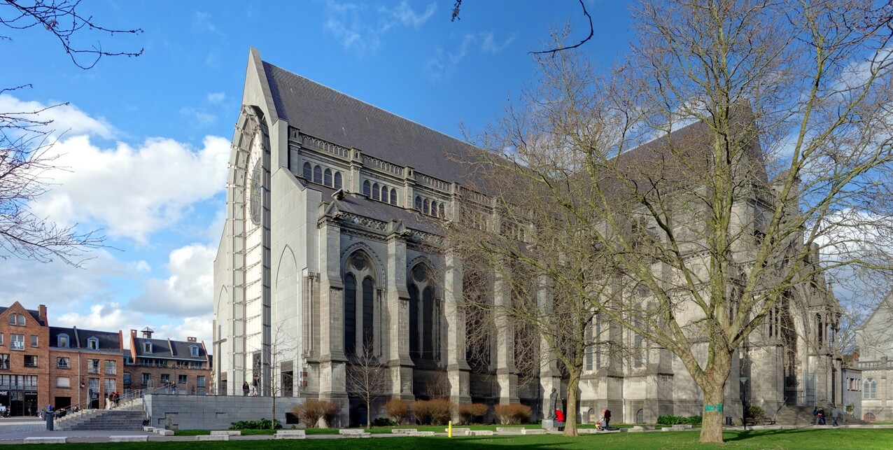 Lille, a Notre-Dame-de-la-Treille-székesegyház főhomlokzata. Fotó: Wikimedia Commons