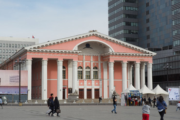 Ugyancsak bontásra jelölték az Állami Opera- és Balettszínház épületét, amely jelenleg a Szühebátor téren áll. Fotó: Laika ac, Wikimedia Commons
