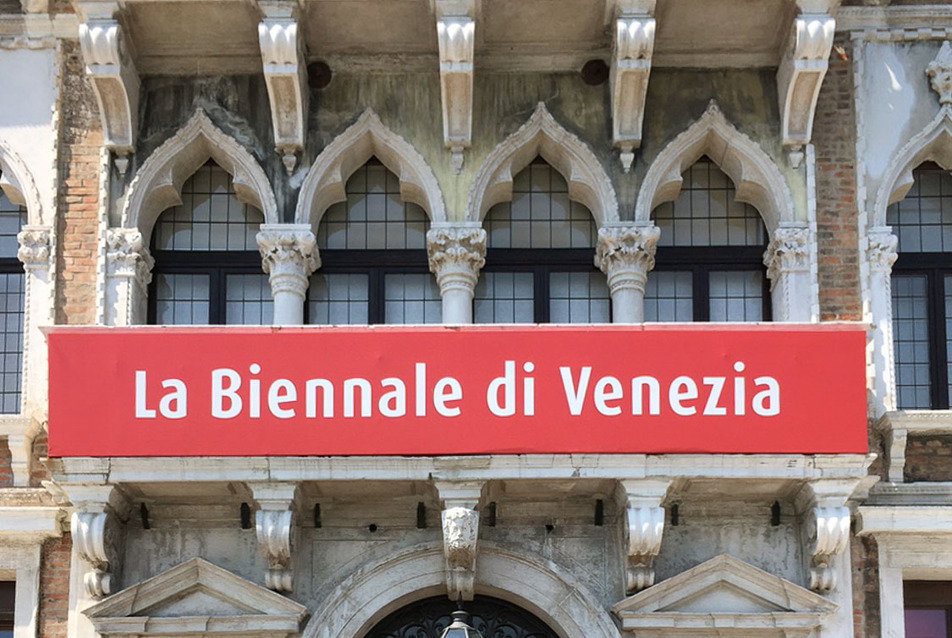 Leköszön a Velencei Biennále elnöke