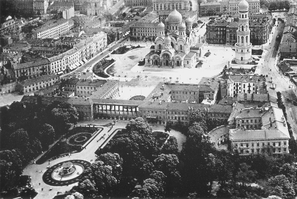 Rekonstrukció politikai kontextusban: a varsói Szász-palota esete
