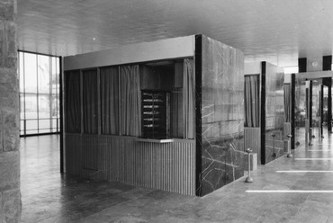 A Déli pályaudvar első ütemének új pénztárcsarnoka, 1962. Fotó: Fortepan (Nr. 155984), adományozó: Racsmány Dömötör