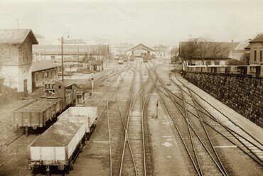 A Déli pályaudvar a favázas csarnokkal a Márvány utcai hídról nézve, 1906. Fotó: Fortepan (Nr. 115833), adományozó: Széman György   
