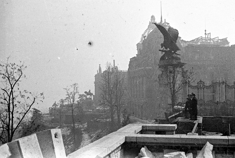 Vitaképtelenségünk mögé/elé - Kelecsényi Kristóf a Budai Várról