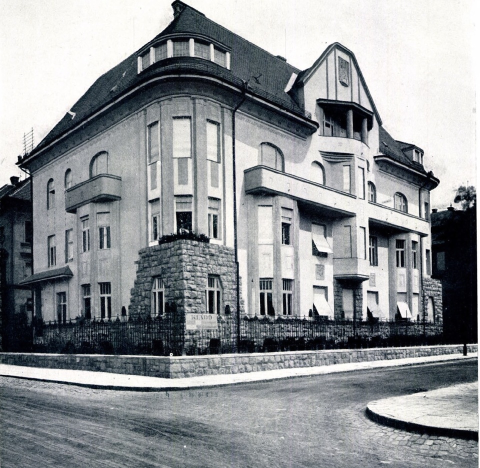 Budapest, Abonyi utca 29. 1911-ben, tervező: Wellisch Andor (Magyar Építőművészet 1911/7., 20. o.)