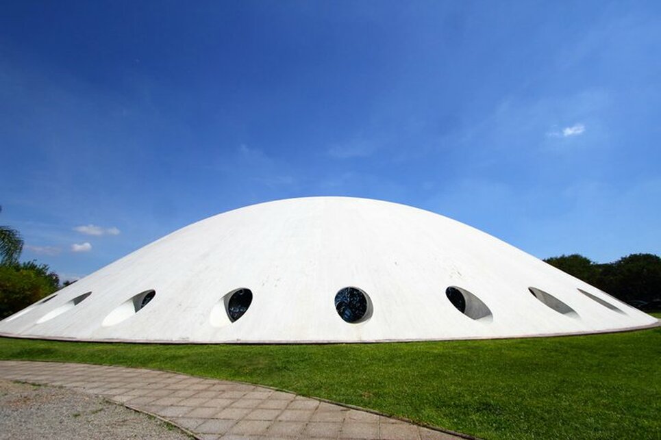 Palácio das Exposições (Oca). Forrás Wkimedia Commons.