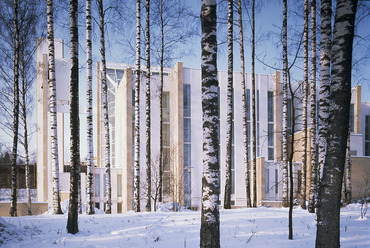 Juha Leiviskä: Myyrmäki templom, Vantaa, Finnország, 1980-84. Fotó: Arno de la Chapelle 