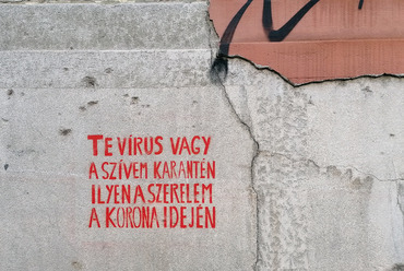 Ismeretlen költő alkotása, Budapest, Bercsényi utca. Fotó: Építészfórum