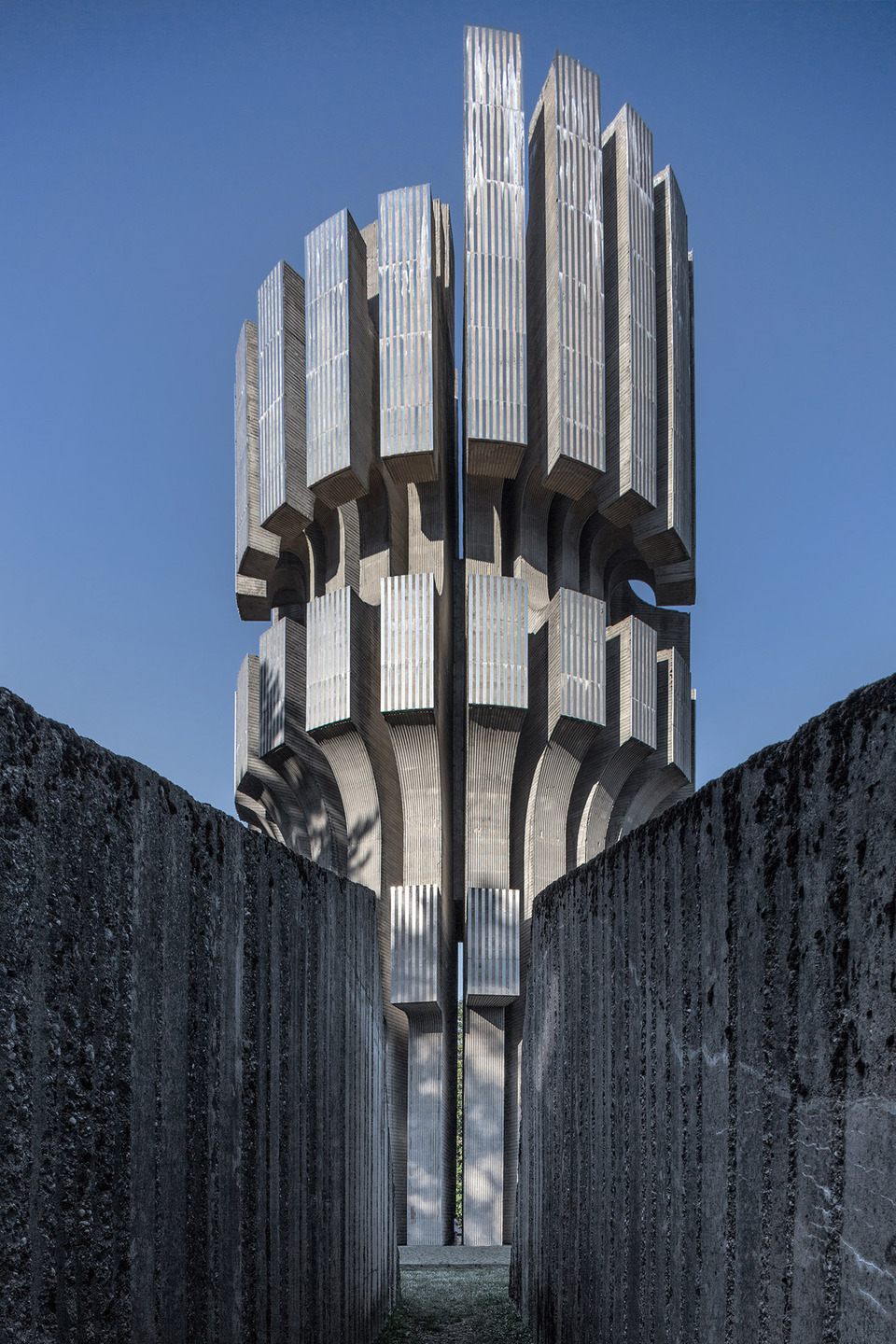 Dušan Džamonja: A Forradalom Emlékműve, 1972, Kozara, Bosznia-Hercegovina. Fotó © Roberto Conte