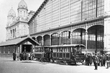 Magyarország,Budapest VI. Teréz körút, a Nagykörúti próbavillamos végállomása a Nyugati pályaudvar előtt. A felvétel 1887-ben készült.