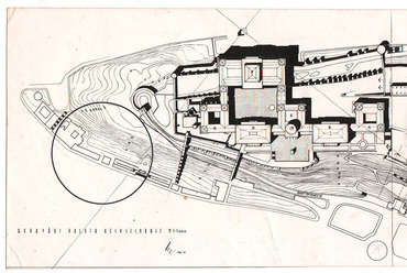 A Budai Vár déli része, bekarikázva az Ifjúsági Park kijelölt helyszíne az Ybl Miklós tervezte Várkert Bazár felett. Az eredeti rajzon Hidasi Lajos, a budavári rekonstrukció főépítészének aláírása és az 1961 áprilisi dátum látható. 