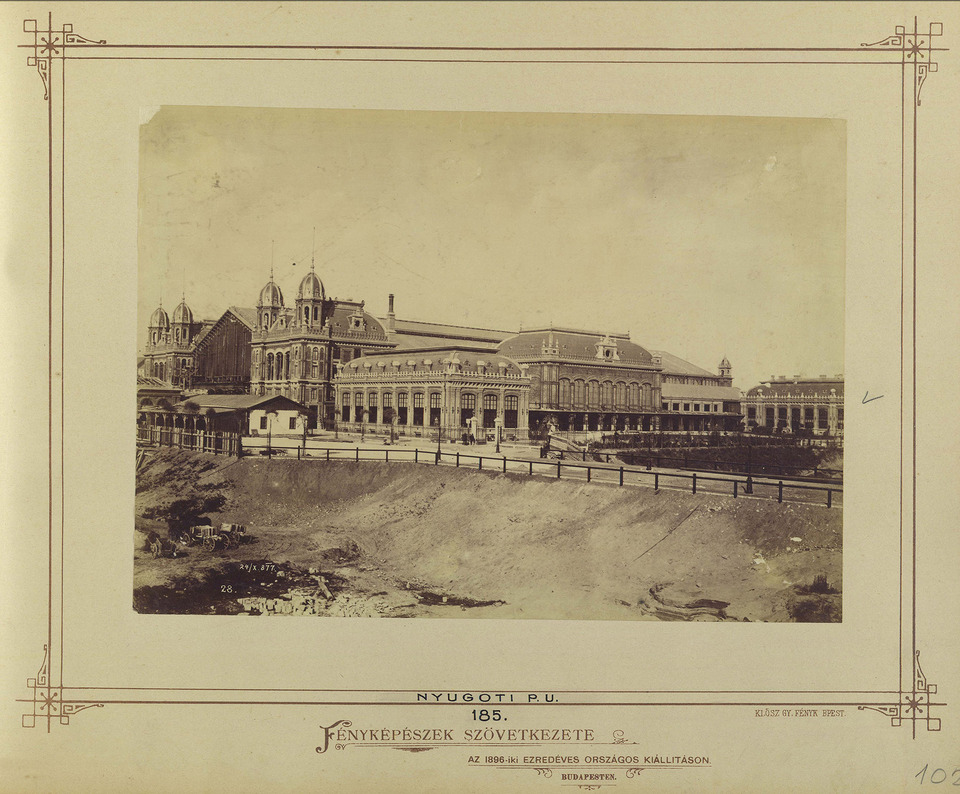 A Teréz körút kiépítése és a befejezés előtt álló Nyugati pályaudvar. A kép 1877-ben készült. Fotó: Fortepan / Budapest Főváros Levéltára (levéltári jelzet: HU.BFL.XV.19.d.1.05.201)