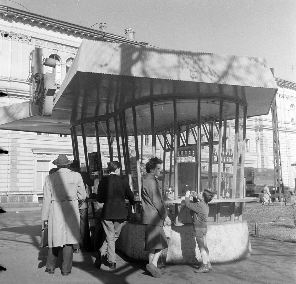 Nyugati (Marx) tér a Teréz (Lenin) körút és a Jókai utca között. Forrás: Fortepan / FSZEK Budapest Gyűjtemény / Sándor György