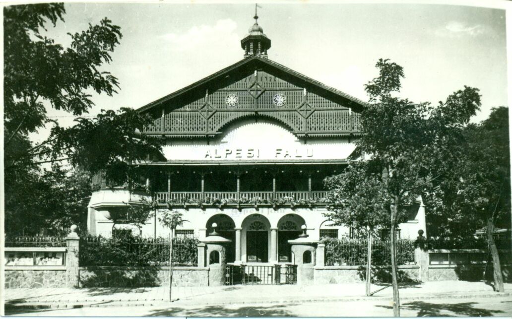 Az Ős-Budavára utódja, az Alpesi Falu 1941-ben. Fotó: Magyar Kereskedelmi és Vendéglátóipari Múzeum, via MaNDA