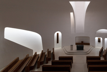 Gutowski Robert Architects: Szent II. János Pál pápa templom, Páty. Fotó: Bujnovszky Tamás
